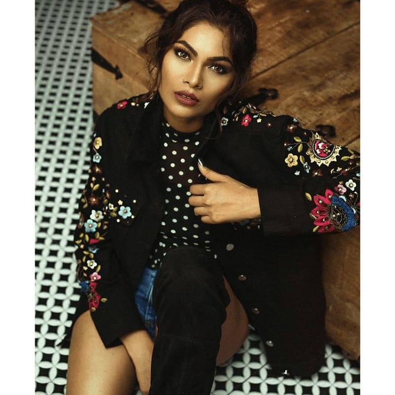 ViralTrendz3's tweet photo. Lopamudra Raut 🔥🔥
.
.
.
#lopamudra #lopamudraraut #bollywood #actress #model #tvshow #film #movies #cinema #carnival #beauty https://t.co/WlXhpXNCwt