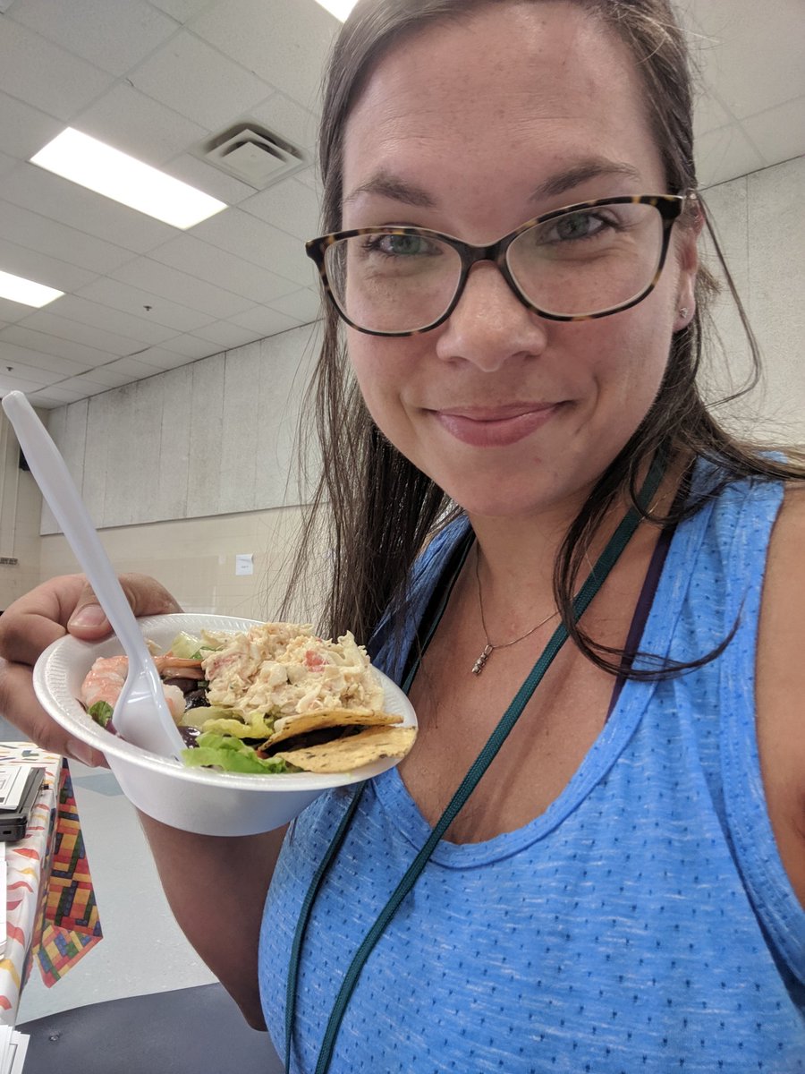 MrsPehlArt's tweet photo. Back to school selfie bingo!! Lunch break #atesbacktoschool #cougarpride @The_Terrace_ES https://t.co/7MC4ytIxZr
