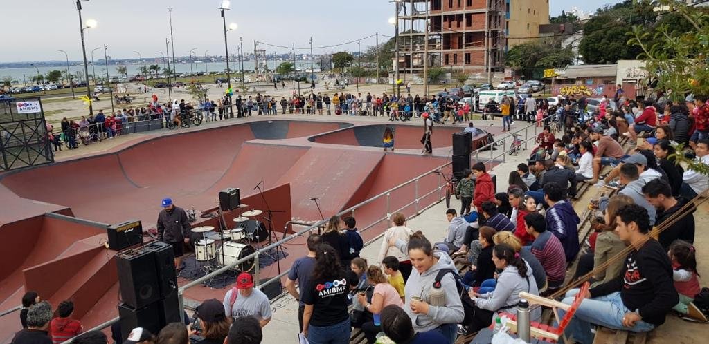 MinDepMisiones's tweet photo. Celebrando un día especial, niñas, niños y jóvenes, compartieron y disfrutaron de dos actividades que acompañamos.
👉 #BMXF del Niño en el Bike Park de la Costanera, vía Asociación Misionera de BMX. https://t.co/nW4dlQGQbw
