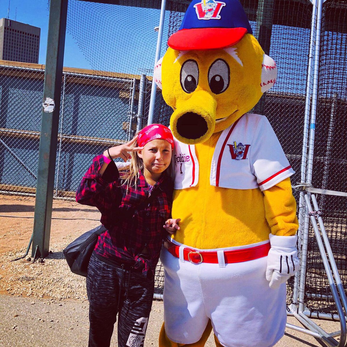Rossbrook's tweet photo. @Rossbrook Participants enjoyed the Winnipeg Goldeyes game vs St Paul Saints. The game included souvenirs, lunch &amp; ice cream provided by @bnaibrithcanada Thank you for the fun afternoon. #summerfun2019 #goldeyesgame https://t.co/4r3IiXOXul