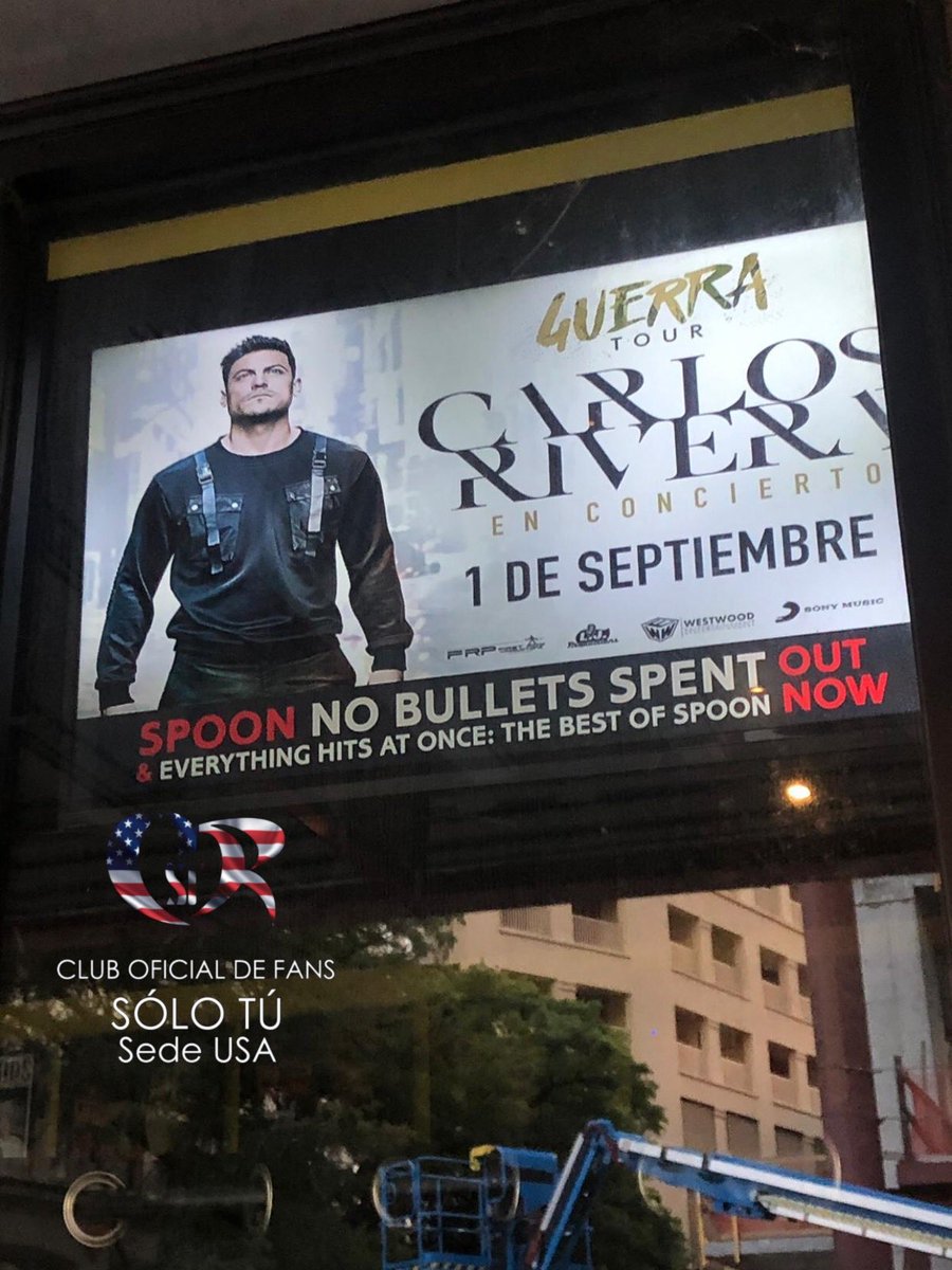 ClubSoloTu_USA's tweet photo. Por las calles de #SanAntonio #Texas 🇺🇸🇺🇸 asi el espectacular @_CarlosRivera esperando ya el #GuerraTour en EEUU  el 1 de Septiembre , foto vía : Silvia Meza #RiveristasDeUSA #ClubSoloTuUSA https://t.co/Wgiv76G1BC