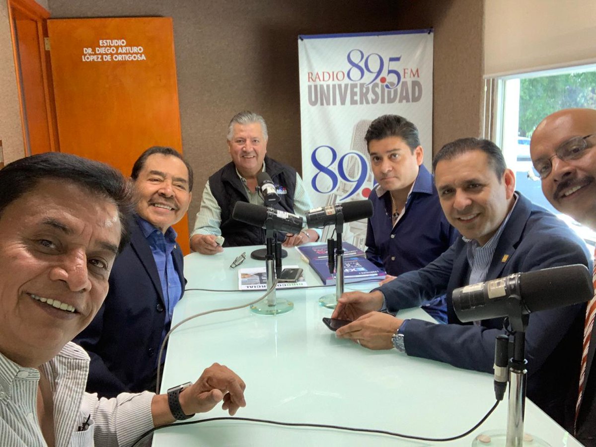 carloshabacuc's tweet photo. Acompañado de la mesa directiva de #Prepol mis compañeros #AlejandroParedes, #LuisNuñesS, #MarioAguilar y #JesúsPérezSinecio presentamos en el programa #GiroComercial de nuestro amigo #CarlosAstorga la convocatoria #Prepol2019. https://t.co/KsEbBOyzOu