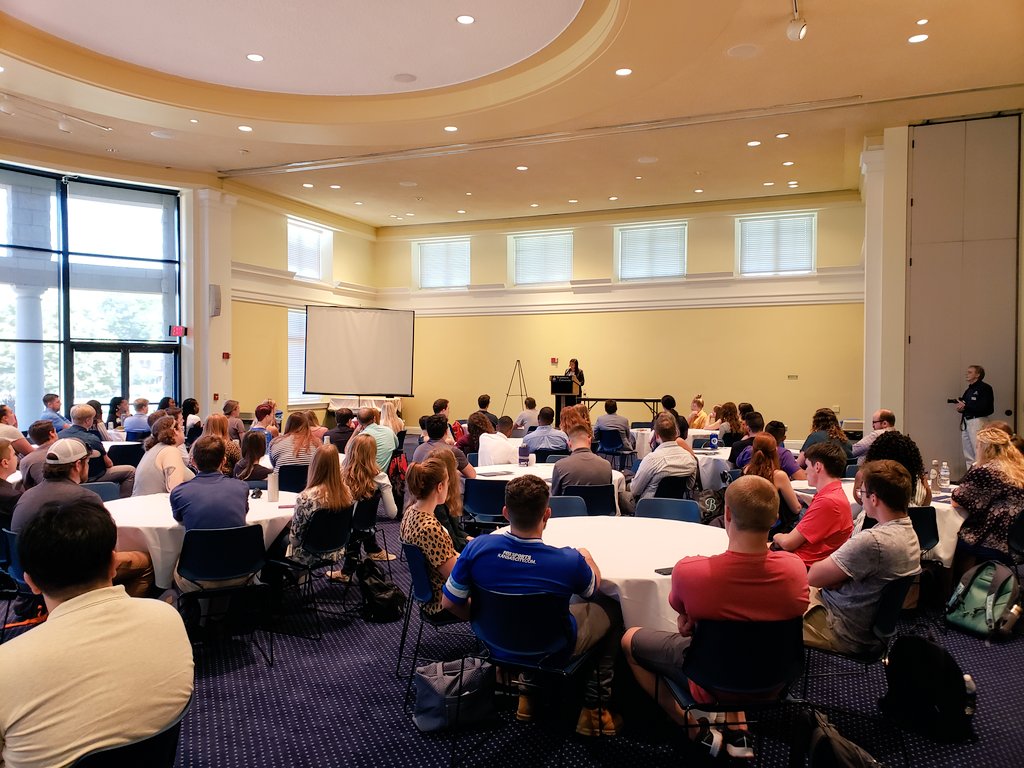 washburnlaw's tweet photo. @WashburnLawDean welcoming first year students. #washburnlaw #futurelawyer #1L #firstyearlawstudent https://t.co/dRNsci51xJ