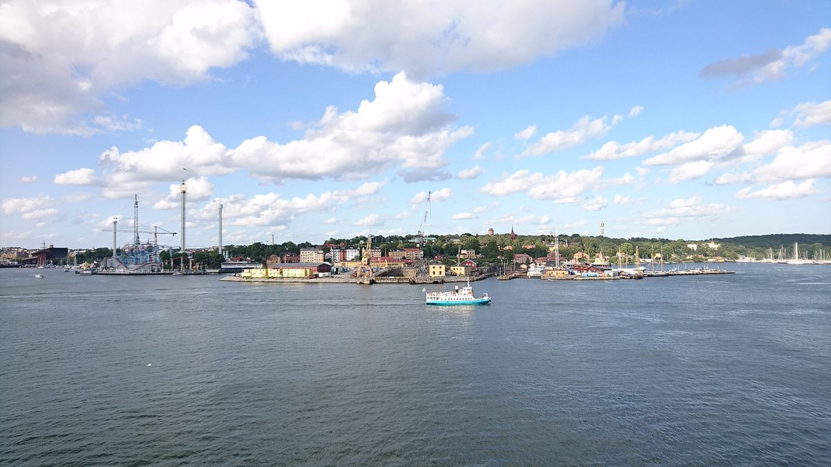 summerstyle's tweet photo. Stockholm, Sverige. Big city, many people, many bycicles. Good shopping, but shops work until 17 p. m. on Sundays. Shitty rainy weather at midnight and sunny weather next day. Museums are closed on Mondays( https://t.co/0qnKD7dQDO