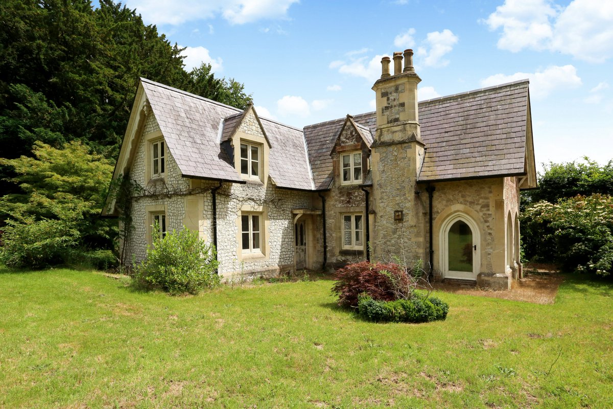 Hamptons Liphook tweet media