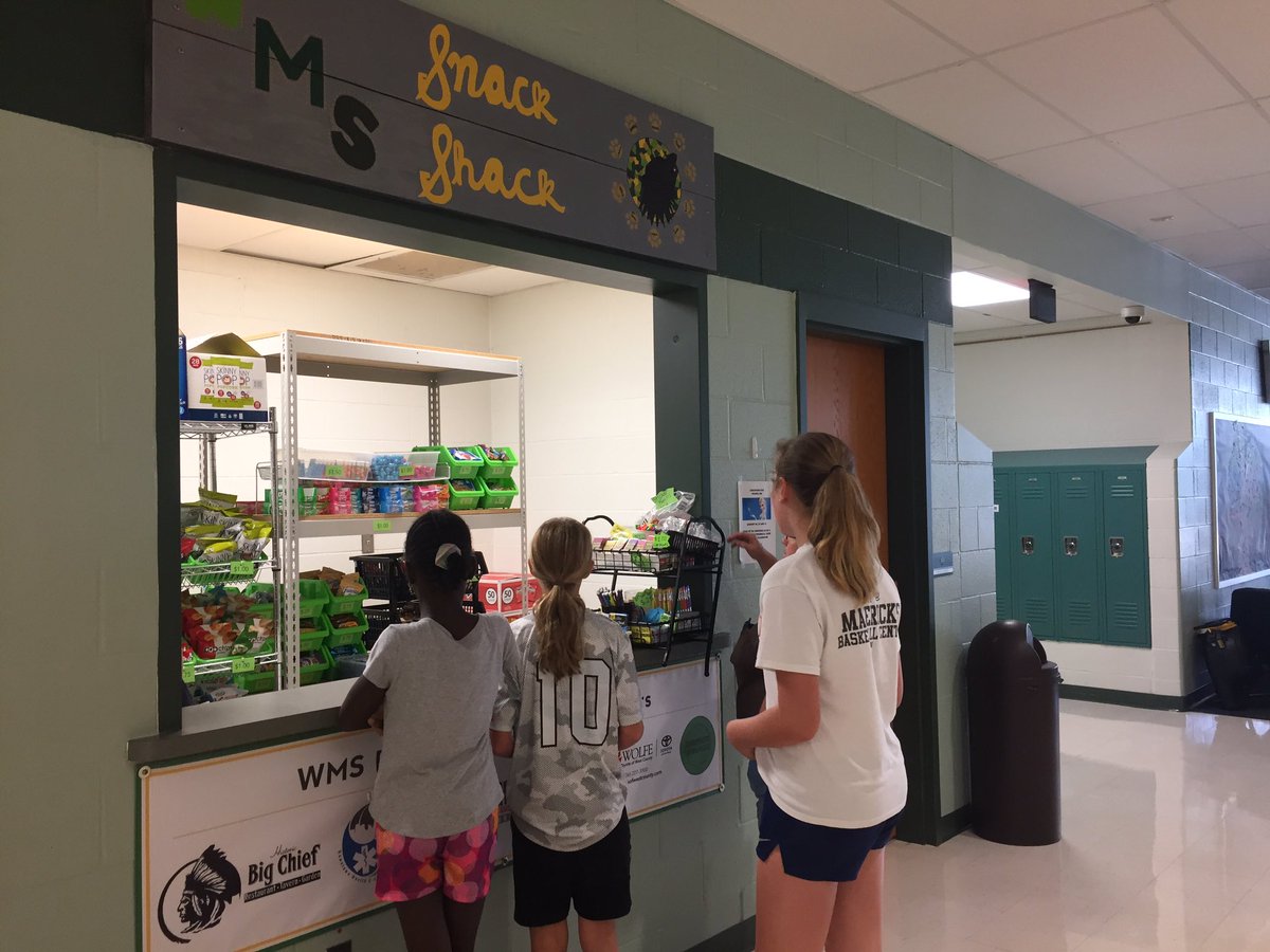 DrKlouse's tweet photo. First day with our Wildwood School Store!  So exciting for all of our students. #WMSConnects https://t.co/yLQiRFSrD2