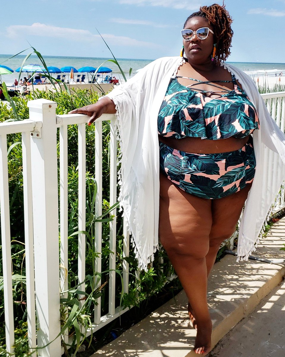 jessicamruth's tweet photo. | No shirt, no shoes, no problem🏖️ |

#Torrid
#PlusSizeBlackBarbie https://t.co/avvNF7lRRw