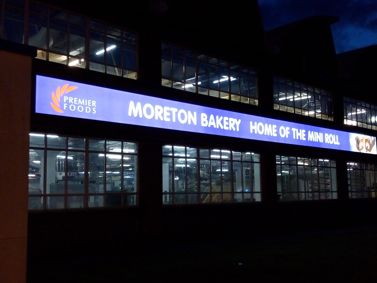 Sorry we've been quiet lately, it's been crazy busy at Glasshouse HQ! Here's a few more pics of the illuminated sign we supplied for Premier Foods Moreton... It looks even better in the dark 😍
#signage #sign #externalsign #illuminated #illuminatedsign #print #design #creative