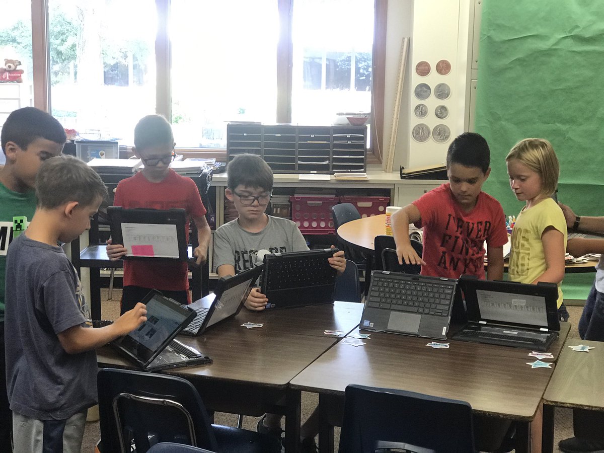 Marsh_CSS's tweet image. Selfie 🤳 tic-tax-toe ✌🏻🎉 fun catching up activity #concordpride #southsiderocks