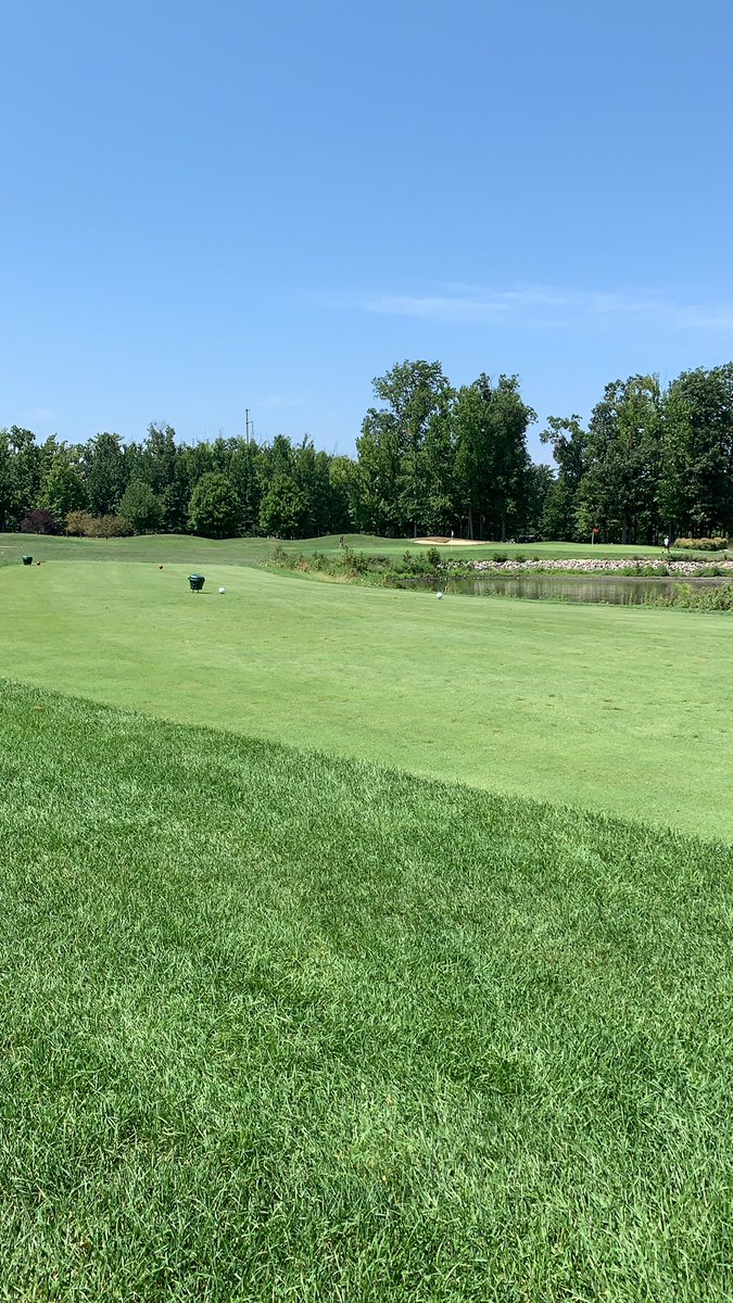 Skoal_GG's tweet photo. Little Golf date with @awein024 @VergonaMichael @Mike_W_11 #HappyLearnedHowToPutt https://t.co/QrhTPIngHe