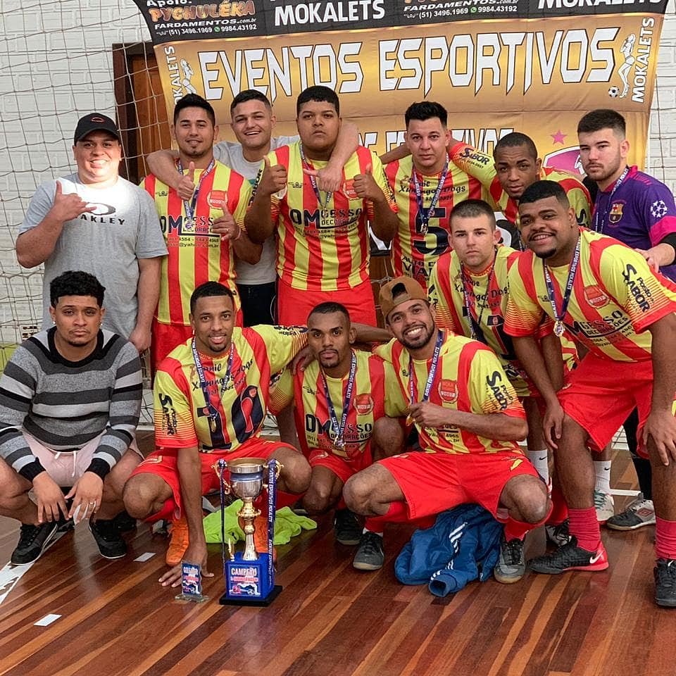 realmadrugars's tweet image. Na tarde de ontem entramos em quadra para mais um torneio ! 
Depois de duas vezes seguidas sair com o troféu de vice campeão ontem veio o tão esperado primeiro lugar !
#avantemadruga 
#somosmadruga 
#timedeamigos 
#campeõesinvictos 
#planaltotemdono 
#ébomserdomadruga
#éusguri