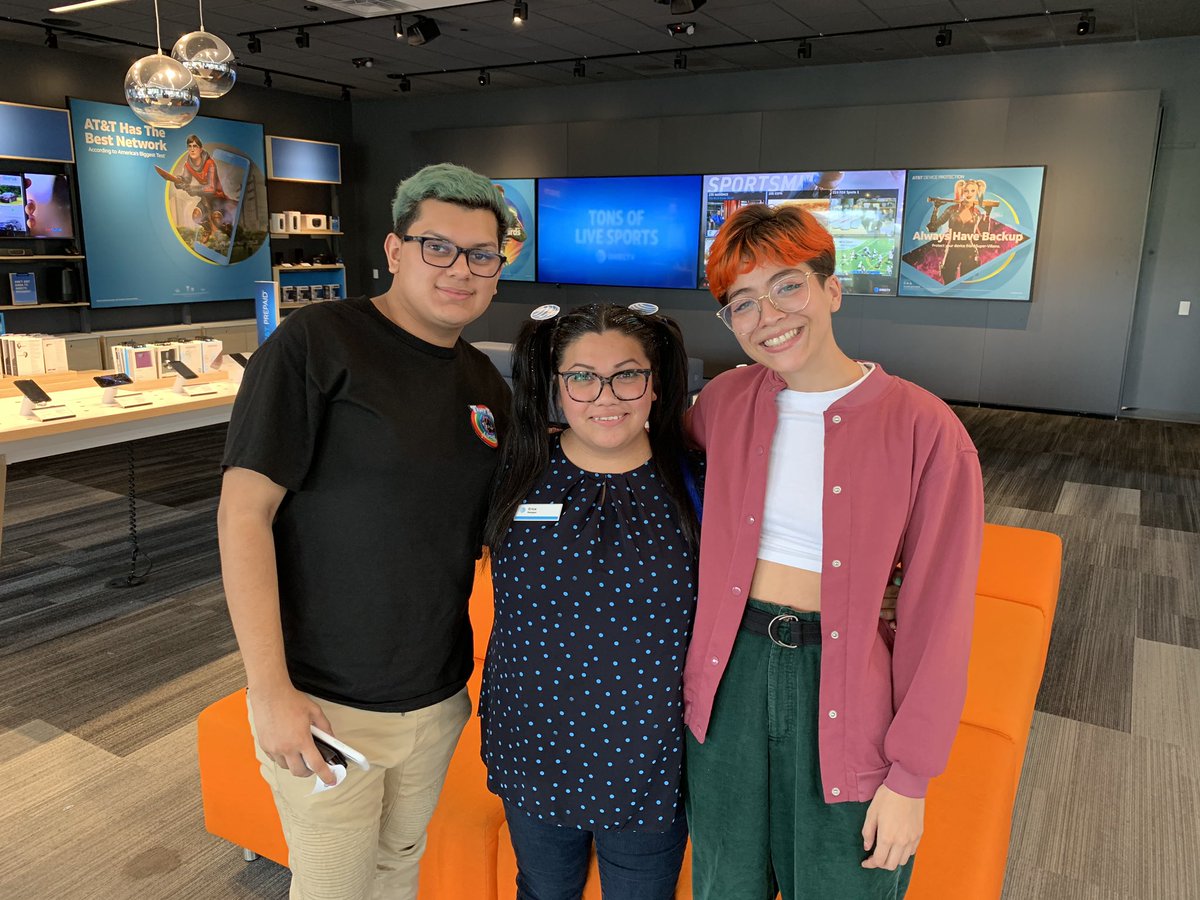 EricaLamS2's tweet photo. In honor of back to school week, we are celebrating โSpirit Weekโ with our fearless leader @michelemadigan7 Today is wacky hair day. The customers are loving the fun! #WeAreGLM #GLMFun #LifeatATT @joe_boxer44 @TomMonahan10 @attluisfmedina @GreaterLakesMkt @glm_warriors https://t.co/TAaBfveDXL