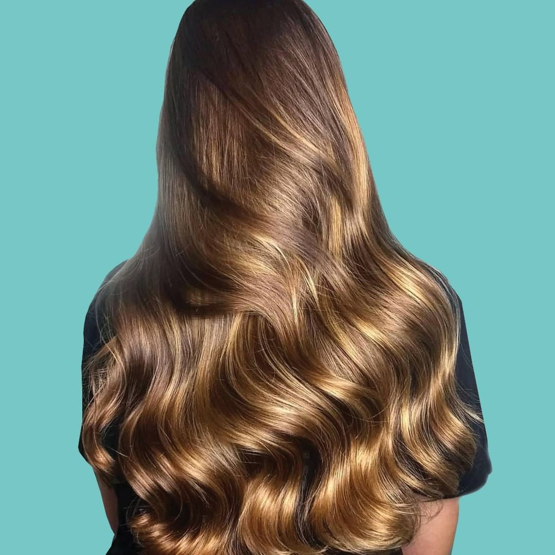 HairDecoded's tweet image. Summer isn't all about light blondes! This rich caramel balayage has us swooning.
•
Hair Decoded is an app that allows you to discover new hairstyles as well as local stylists and salons.
Visit Link : hairdecoded.com
•
#hairdecoded #hair #app #hairstyles #dubaiwomen