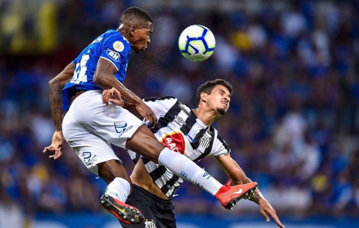 Estrelados5's tweet photo. Cacá foi um dos destaques do jogo de ontem. Zagueiro da base, muito jovem e não tão alto, mostrou confiança, segurança, personalidade e total tranquilidade naquilo que fazia. Sem dúvidas é uma peça que entra nesse time e que terá um 2020 brilhante

Nota 6.9 pelo SofaScore https://t.co/JGSB5qUb3z