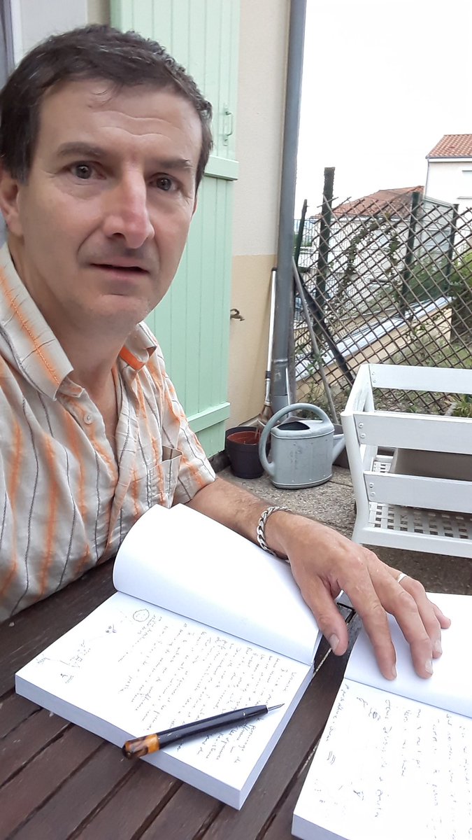 DelroyLa's tweet photo. Dédicace à Clermont-Ferrand en toute simplicité. https://t.co/6op4RPoqBm