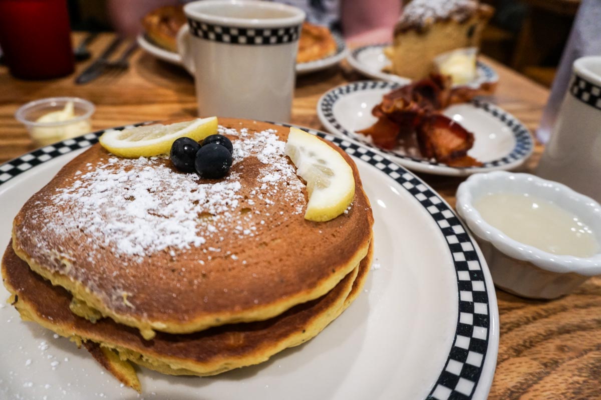 epctraveler's tweet photo. How to visit Bloomington, Indiana, as a #foodie: Where to eat and drink like a local in this Midwest college town --> https://t.co/ZzdasccQ9x 

#hosted #BtownExplorer #VisitBtown #travel #foodtravel https://t.co/4FkFAkNxpy