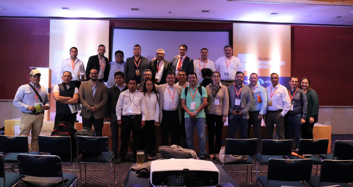 NICMX's tweet photo. La comunidad técnica se reunió la semana pasada en CDMX para celebrar la 2a reunión de Operadores de Redes, organizada por @NICMX. 

Más info aquí: https://t.co/z7t3GIn49U https://t.co/f1IFbUKENX