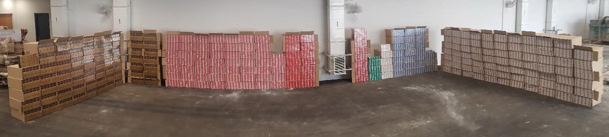 MothershipSG's tweet photo. 12,479 cartons of cigarettes inside concrete seized from lorry at Tuas, S$1.3m tax evaded: ICA https://t.co/Bu0tUU8wDq https://t.co/uMHHv35eqZ