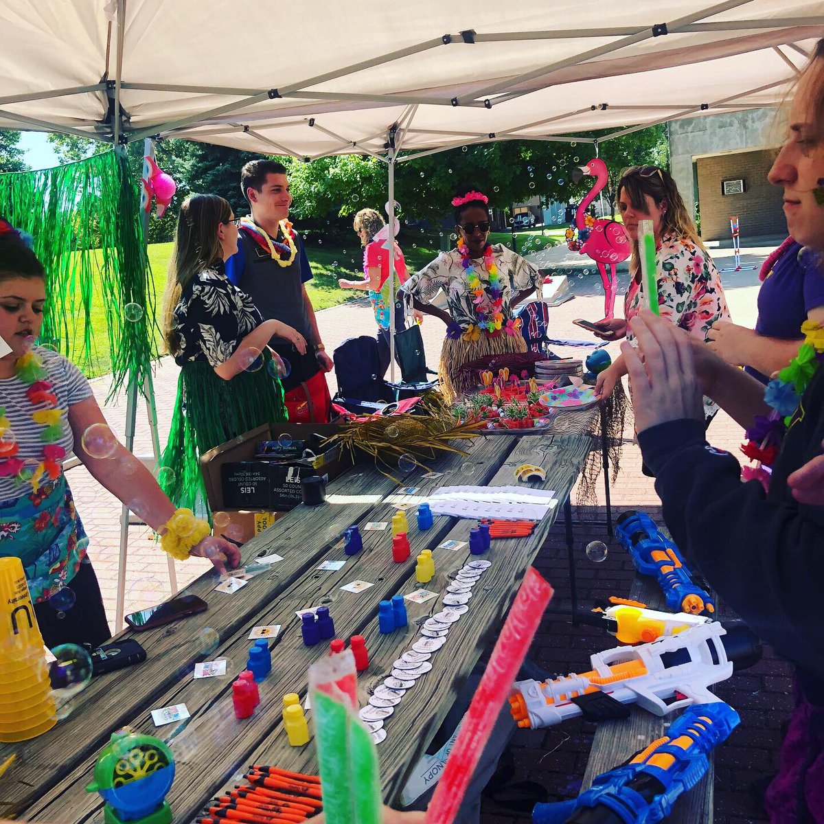 HawkQu's tweet photo. Day 2 of Weeks of Welcome continues with the Admissions Luau on the Lawn! Go check them out at Padua Beach right now!! https://t.co/Jbtpz7ghVm