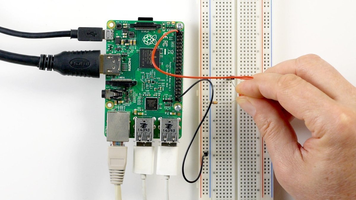 NdenCoderDojo's tweet image. Our next @CoderDojo is on Thursday 29/8 @Salutemcoffee from 4 to 6pm. Free for anyone 7-17. Come along and find out all about the @Raspberry_Pi and the cool things you can do with it. More info here -> bit.ly/30lkgAi