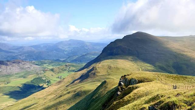 walesdotcom's tweet photo. Snowdonia’s Welsh name is Eryri, meaning ‘place of eagles’ #WalesFact

Thanks for the image Peter Alec Shoosmith
https://t.co/fPCTCNzBUK https://t.co/2cVzEKn3JC