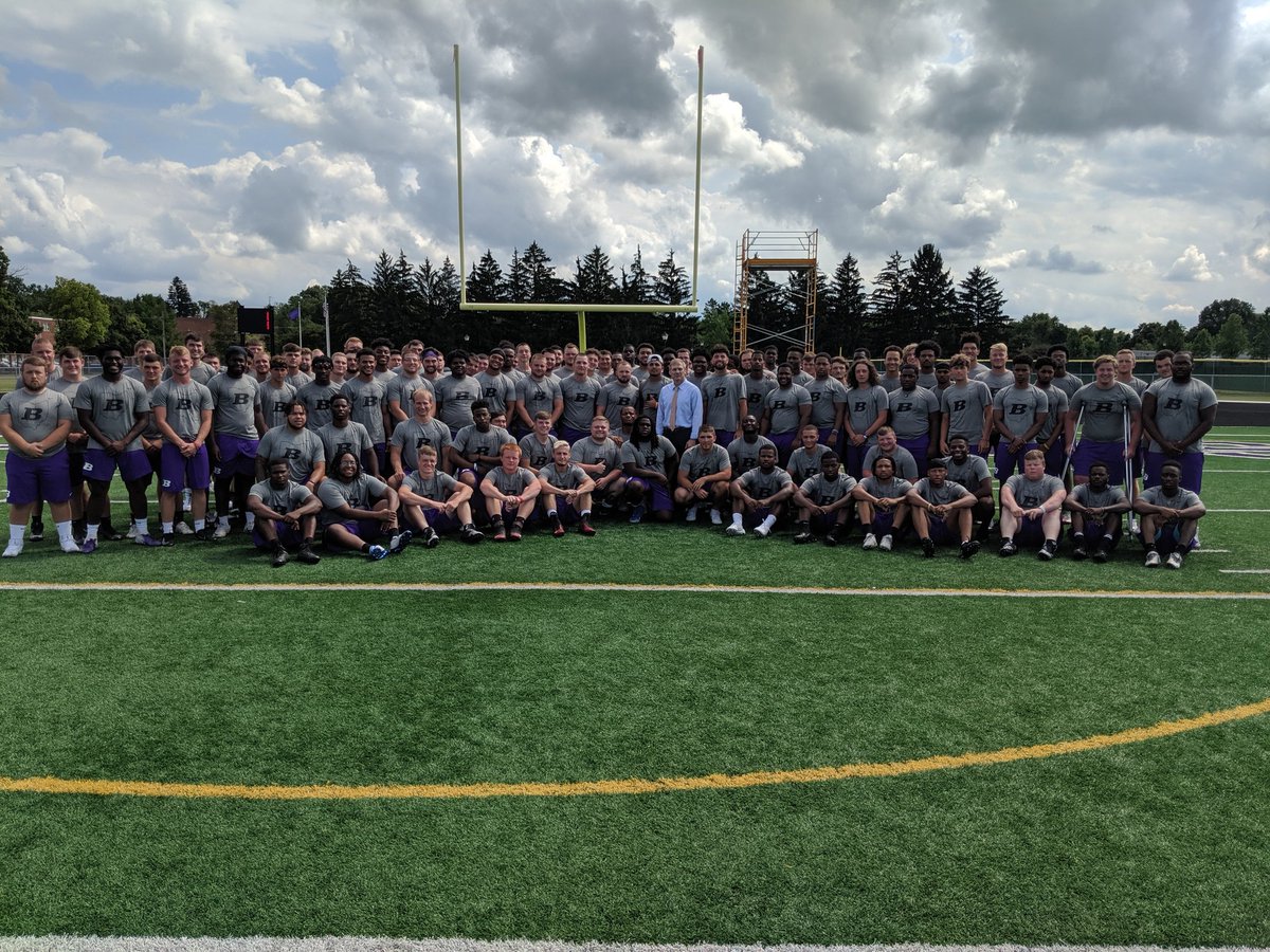 BlufftonFB's tweet photo. Thank you @Jim_Jordan for stopping by practice today at @BlufftonU and wishing @BlufftonFB good luck!

#IBelieve https://t.co/4QWmM8WBM2