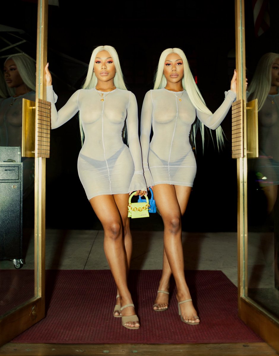 denzelgolatt's tweet image. for #nationalphotographyday i’m sharing my favorite twin/ sibling portraits