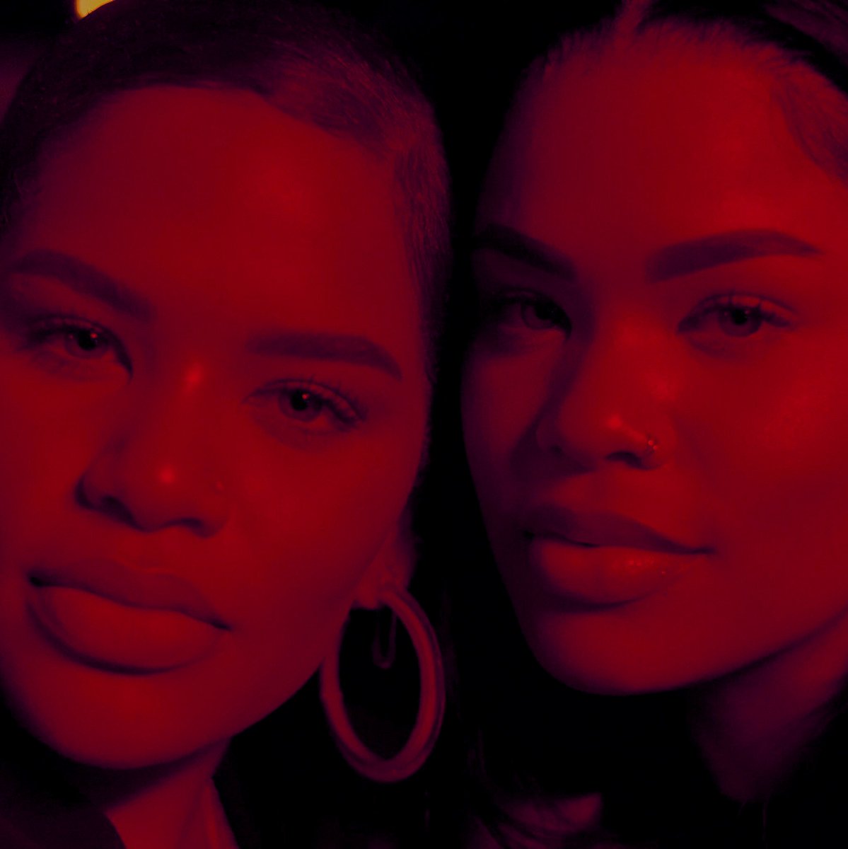 denzelgolatt's tweet image. for #nationalphotographyday i’m sharing my favorite twin/ sibling portraits