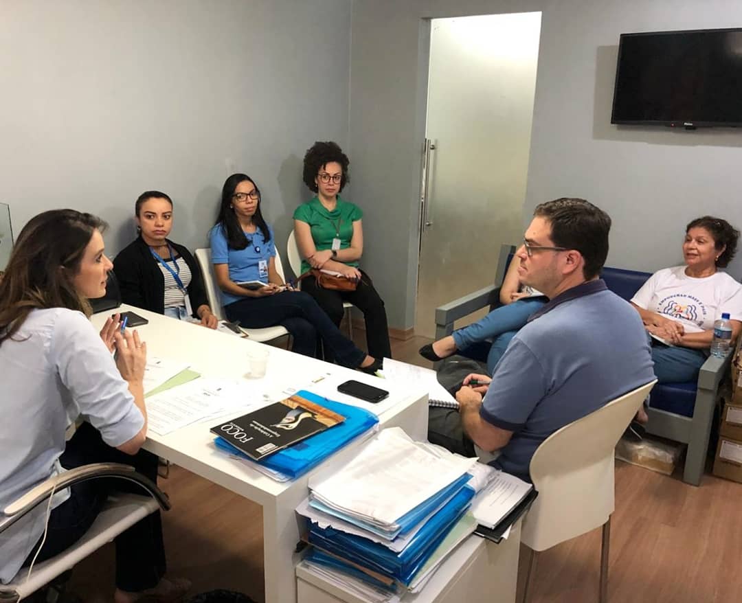 juliaarruda's tweet photo. Segundona de planejamento. 📅 Primeiro, encontro com as instituições que estão à frente do #SetembroDourado. 💛 Depois, reunião com a #EquipeJA para organizar as próximas ações e iniciativas do mandato. Segundo semestre bastante movimentado e produtivo por aqui. 🙂 #JuliaArruda https://t.co/l8LXxgTXXj