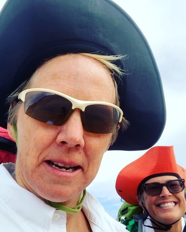 CCnDoc's tweet image. #SandDunesSoiree - The windy #Ascent continues... Hiking the #GreatSandDunes even in #snowshoes is a more strenuous hike then one would think. 2 miles in 2 hours with high temps, strong winds and a few stops to map our trail. 😮 (Yes, that’s only 1 mp… ift.tt/31M5BOK