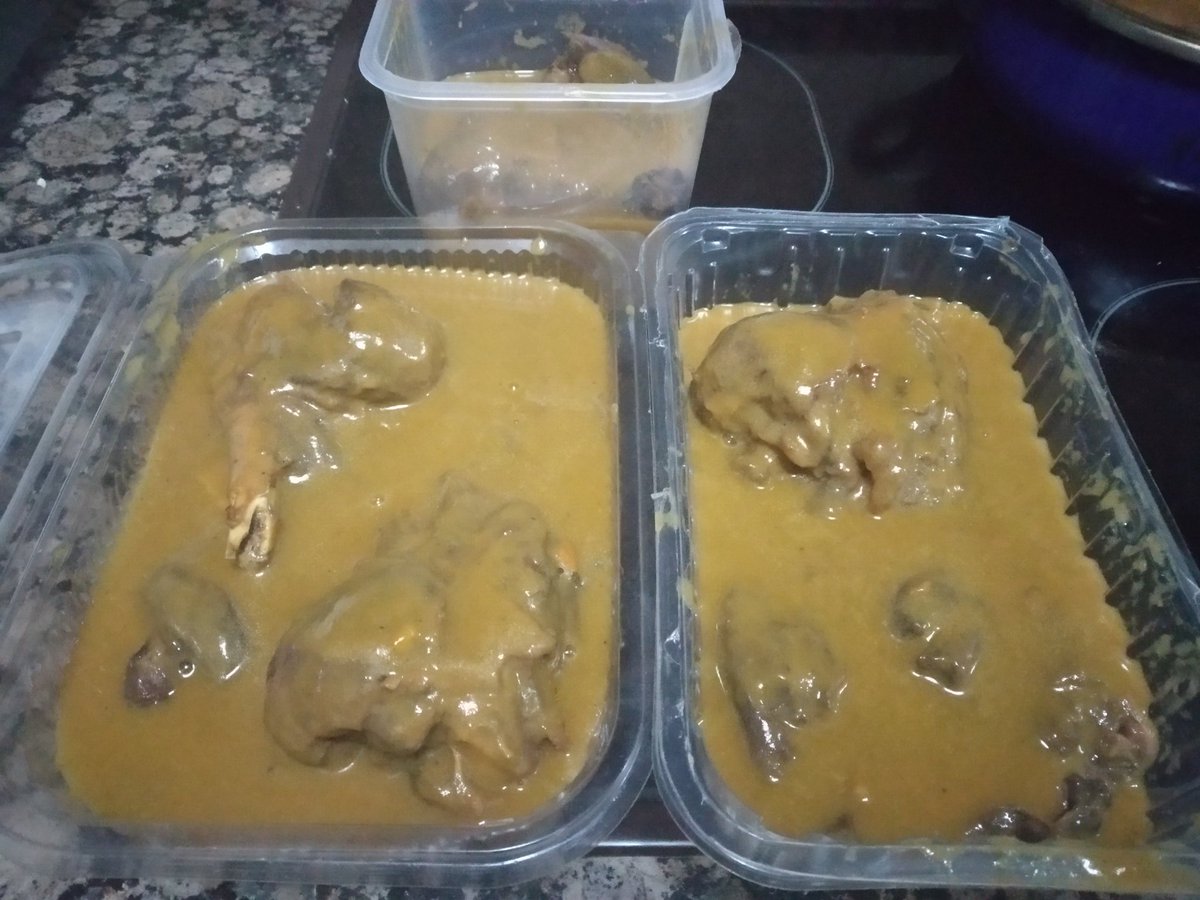 Jarretada!! Jarretes de cabra montes y de corza  en dos guisos distintos. El truco es fuego lento, horas de cocinado y sobre todo el origen natural de la carne.