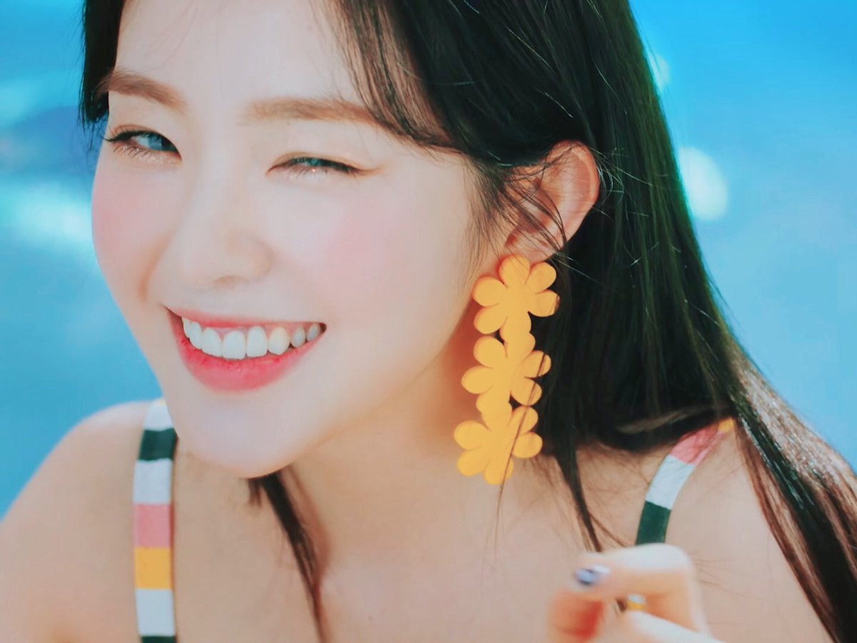 ...http://youtu.be/vHS9E6JFja8 #레드벨벳 #RedVelvet #TheReVeFestivalDay2 #아이린 #...