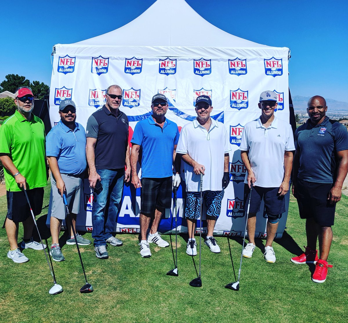 nflavegas's tweet photo. Great day on the golf course representing the NFL Alumni Las Vegas Chapter.  #nflavegas #nflalumni #vegasstrong https://t.co/273FDCUm98