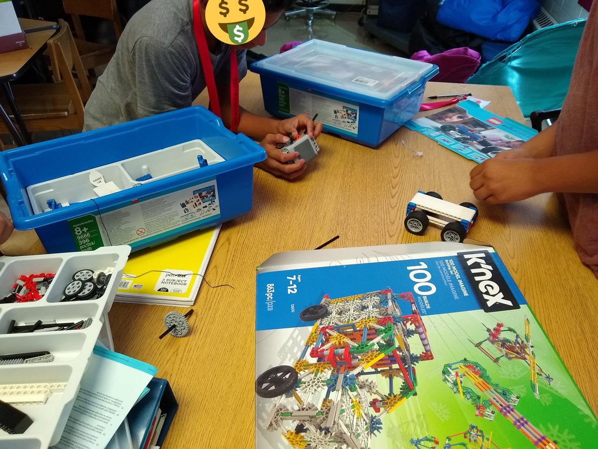 Jb_505's tweet photo. Out here stimulating and reconnecting innate creativity through free play without constraints and/or risks. Entrepreneur class off to a fantastic start! #playallday #ideastimulation #entrepreneursinthemaking #entrepreurship @APSCLEVELANDMS @APSLZ4 @OurVentureLab https://t.co/y8cKLDe41R