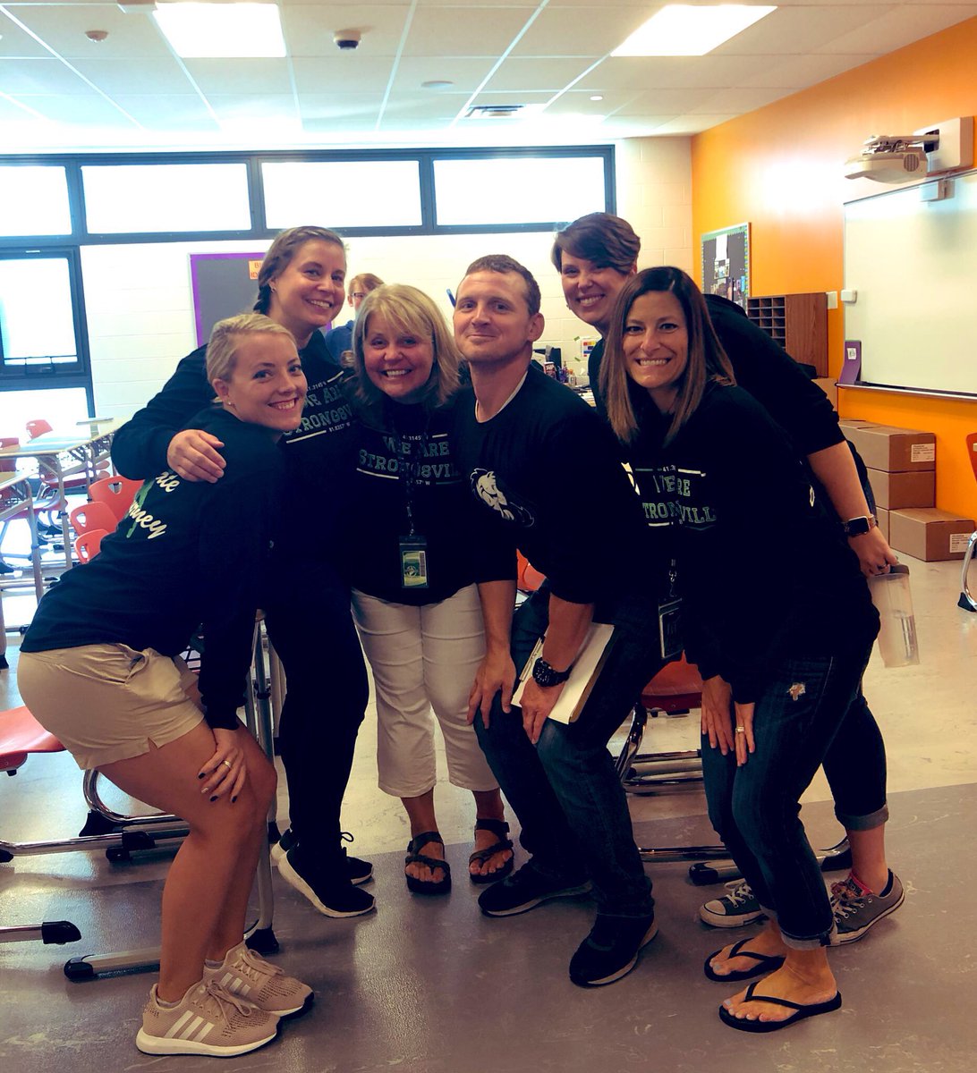 smspillar's tweet photo. I ❤️ my Vanguard Team! #scsstrongtogether #wearestrongsville https://t.co/PTUB8vN44G