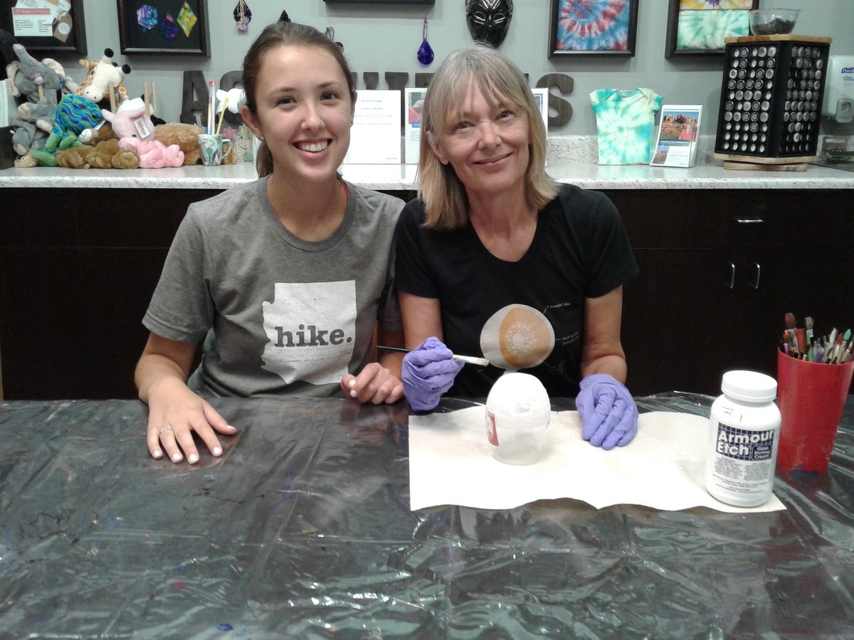 PACHospitality's tweet photo. π₯@sedonafunteam Dept. @ardaorg
https://t.co/S7TizqXtxp
Glass Etching is a FUN Mother Daughter activity! Please join us Wednesday afternoonsbast 3pm.
#PACSummerFun
#StayVacationed
@diamondresorts https://t.co/NLKsgyaN7X https://t.co/k1TFt739gR