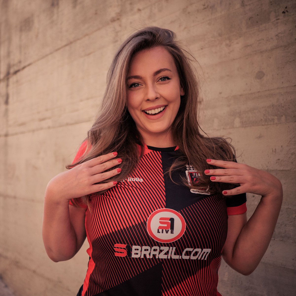 menguska's tweet photo. Muito obrigada @PhiladelphiaFla pela minha linda camisa! Eu amei! ❤️🖤
Tamos juntos!🤗
⠀
#naçãorubronegra #flamengo #menguska #torcidadoflamengo #mulhernofutebol #vamosmengão #maiordomundo #umavezflamengosempreflamengo #FlaTT https://t.co/KGxdLeNOwC