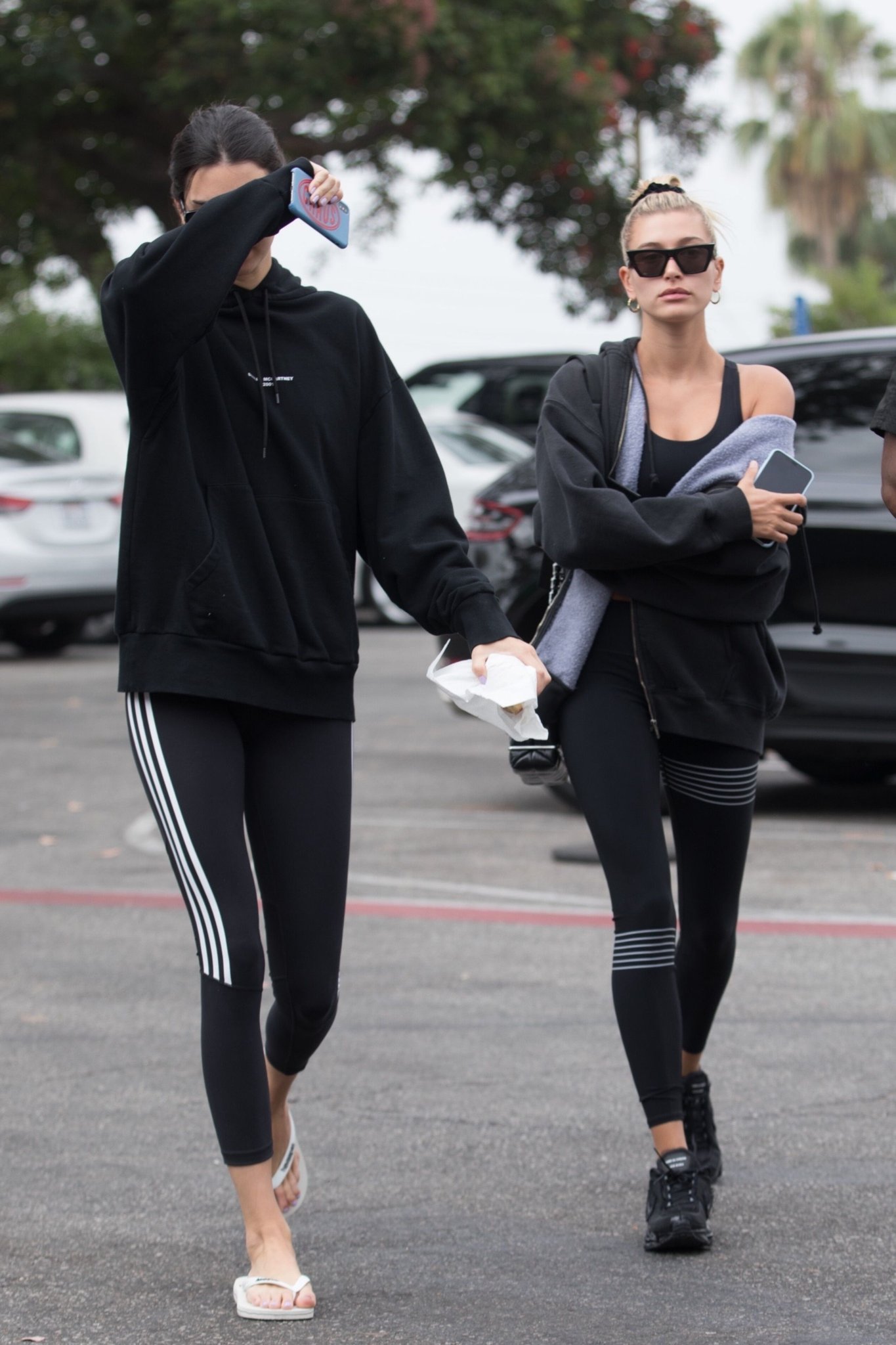 Hailey Baldwin CR Media on X: Hailey Bieber and Kendall Jenner arriving at  Hot Pilates in West Hollywood, CA. (August 19, 2019)   / X