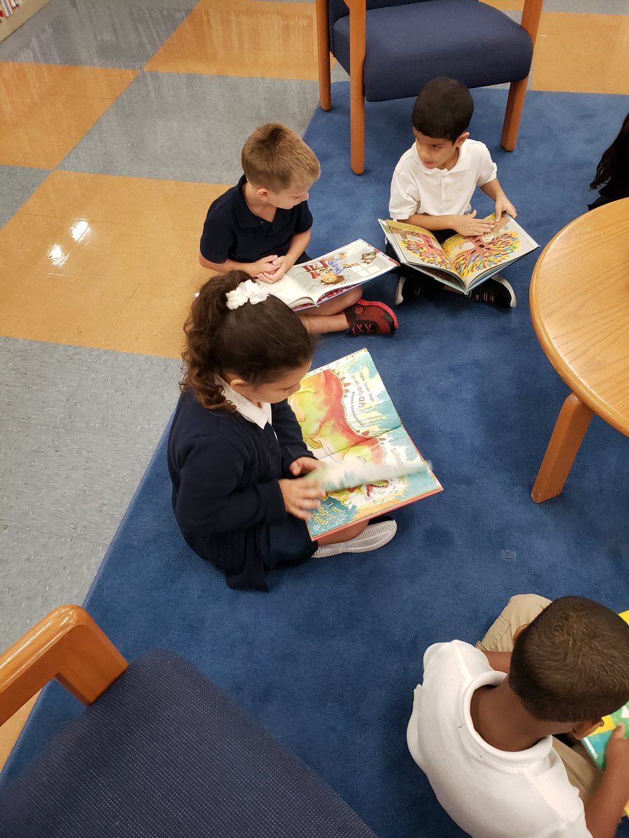 bresette_s's tweet photo. My little explorers are loving the books they borrowed from the media center! @HCPSDavisES @HCPSArea2 @DavisESMedia https://t.co/jB42iVU9bT