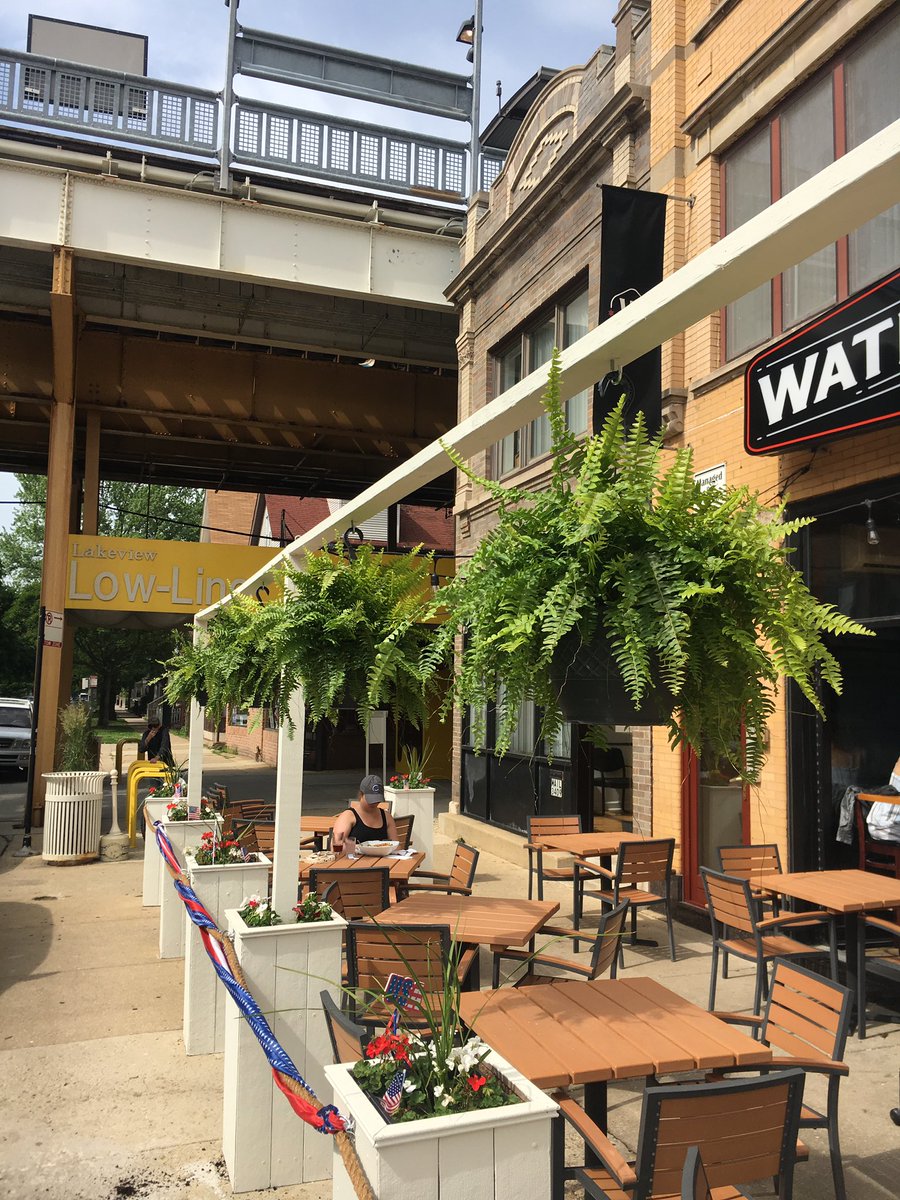WaterHouse3407's tweet photo. Perfect Patio Day Chicago! #chicago #lakeview #patioweather https://t.co/HygdLaN7Vo