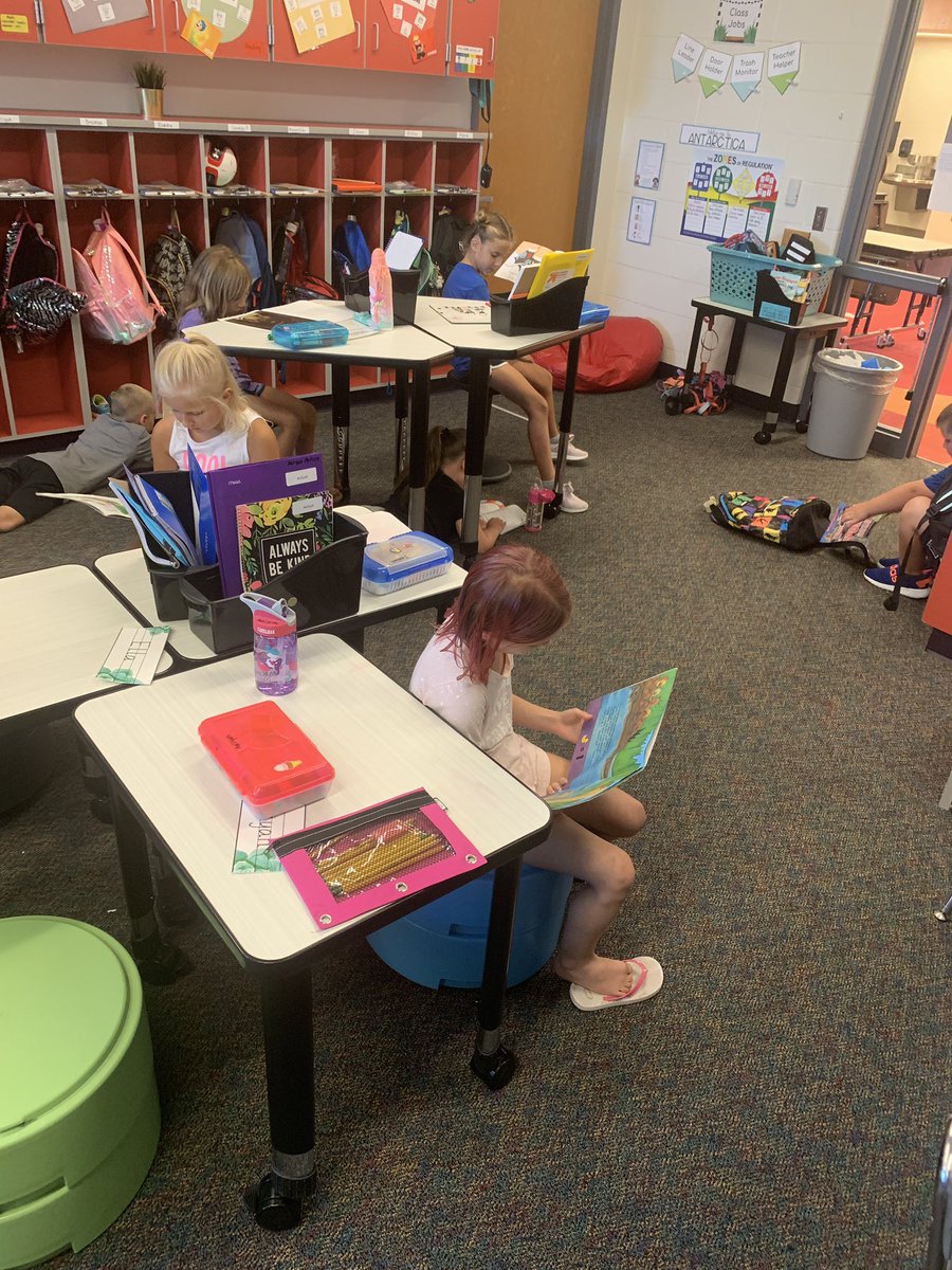 Mrs_Sidor's tweet photo. Working on building up our reading stamina this afternoon! #TrainYourBrain 📚 https://t.co/HWVTeHARtY
