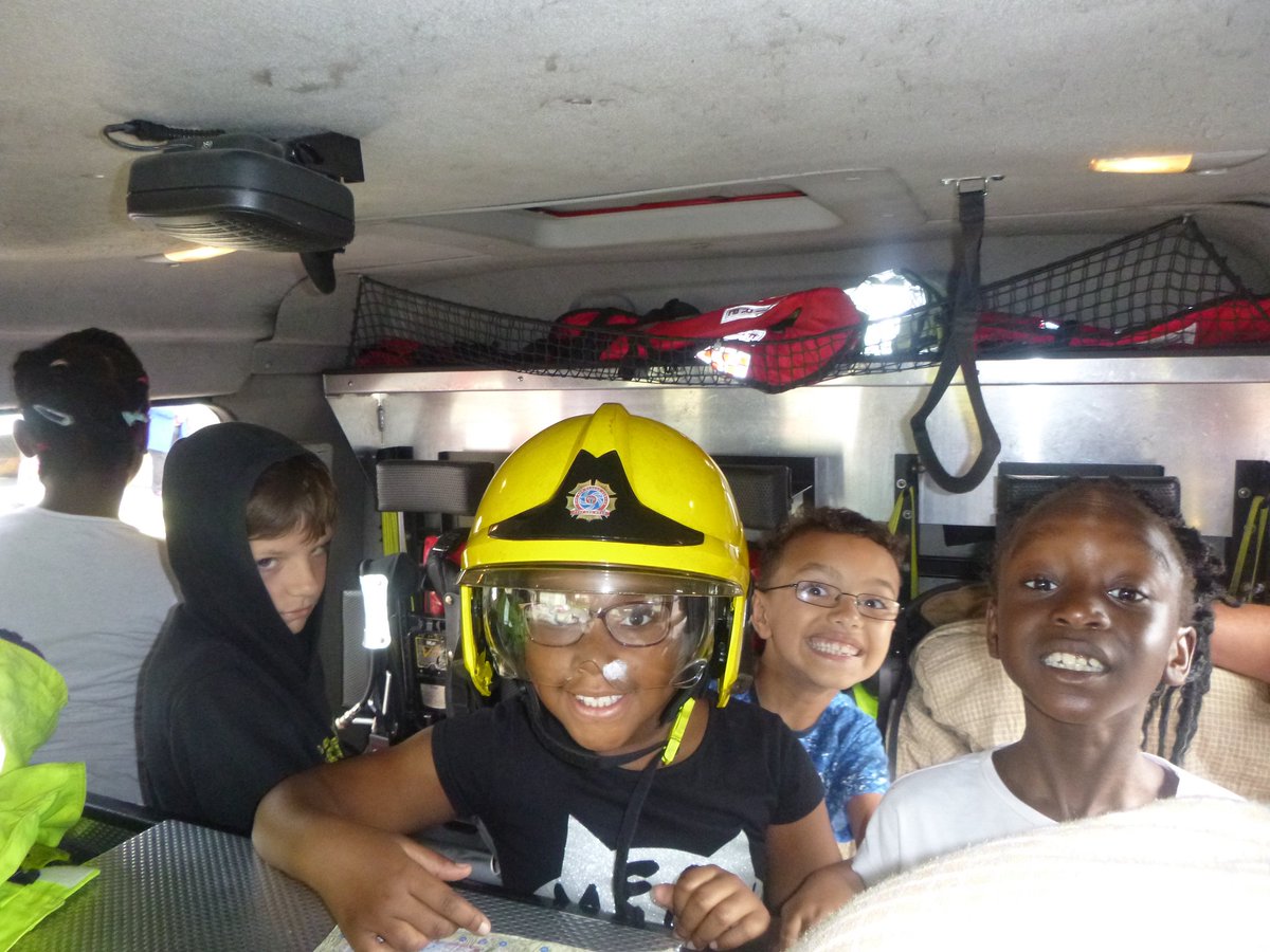 Tyne_Wear_FRS's tweet photo. Some of our firefighters went along to the breakfast club held by The Salvation Army Gateshead Community Church this morning. They had a chat with local residents and showed some potential future firefighters around the fire engine!
#CreatingTheSafestCommunity https://t.co/AS4cNF5975