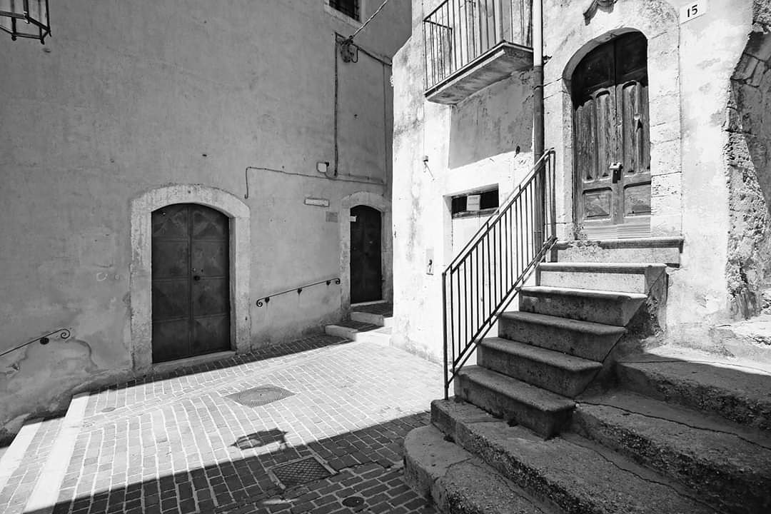 elisaimages's tweet photo. #montesantangelopuglia #streetphotography #reportagephotography #bnphotography #garganonationalpark #foggia #relaxtime #puglia #elisaimages #photooftheday #gallery #architecture #architecturephotography #arte #artwork #artcurator https://t.co/XcnFksIvUM