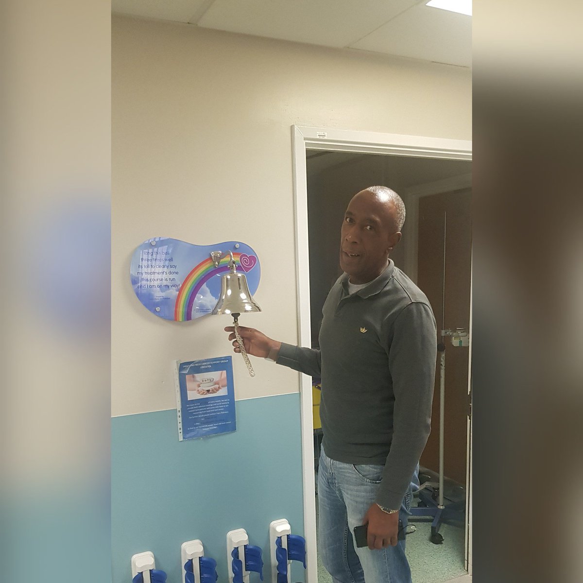 yasmina_harris's tweet photo. So this evening, this happened! My super amazing dad rang the bell!! His cancer treatment is over, but we still have a long way to go! Super proud of him🧡
Thank you so much @Leic_hospital
We thank you all so much!!
#fuckcancer #lungcancer #cancerwerecomingtogetyou https://t.co/ftNPhX8k2i