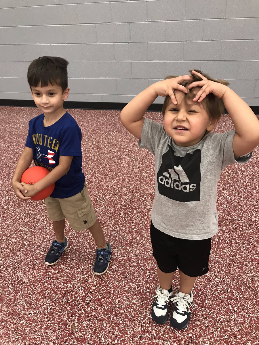 mskarla113a's tweet photo. EC PM is having a BALL so far this year!⚽️🎾🏀🏐 #sd113a #owbears https://t.co/UqCdu5Bsou