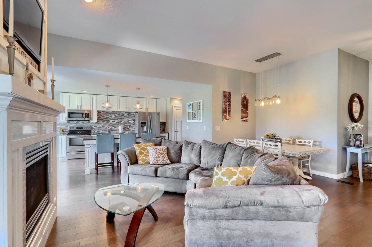 Walkthrough: Book real estate services instantly tweet media