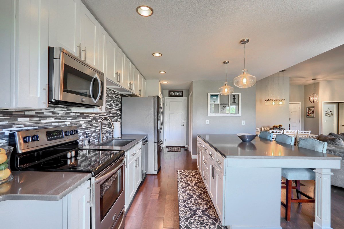 Walkthrough: Book real estate services instantly tweet media