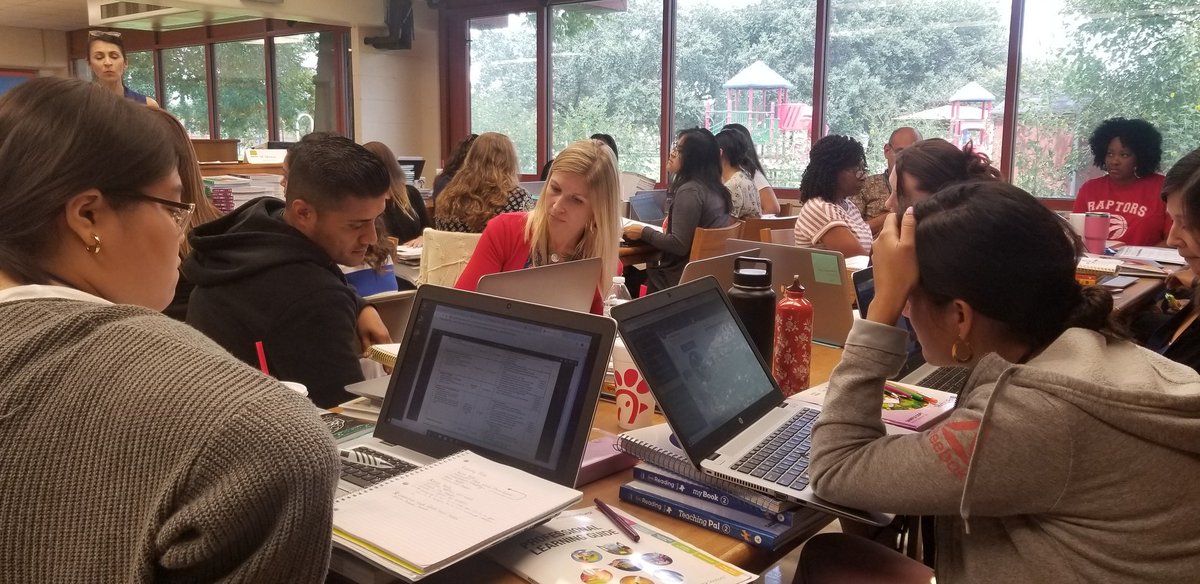 VGarcia_EDU's tweet photo. Teachers focusing and planning with HMH Into Reading and Arriba Lectura. Going digital! @HISDEastArea @PortHoustonES @WhittierES_HISD @Robinson_HISD @HisdOates https://t.co/gnnSDa0fWz
