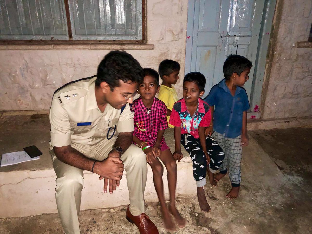 prashantbelgaum's tweet photo. Humane touch to policing https://t.co/G3aLgq2r6j