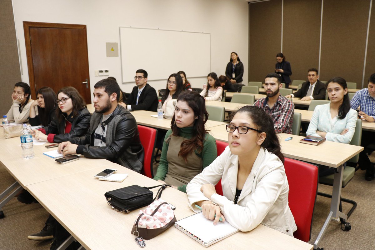 InstitutoBCP's tweet photo. Iniciamos el curso Economía para periodistas, a cargo de Javier Charotti.
Entre los puntos a desarrollarse, se encuentran política monetaria, política fiscal, y macroeconomía moderna y su relación con policymaking. Autoridades del @BCP_PY participaron de la apertura #InstitutoBCP https://t.co/YL38tOb7ae